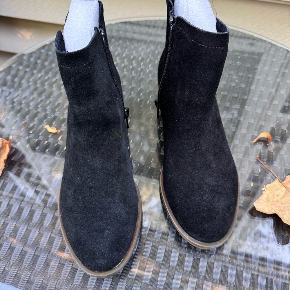 Kensie Chelsea Suede Boots
